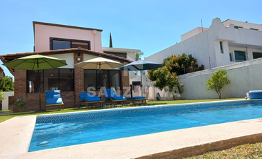 Praderas de la Hacienda: Gran casa campestre con amplio terreno y alberca