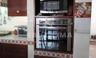Praderas de la Hacienda: Gran casa campestre con amplio terreno y alberca