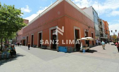 El Carmen esq. Corregidora: Estupendo local en el centro de Celaya