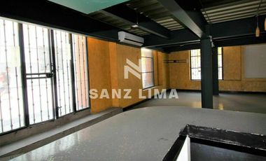 El Carmen esq. Corregidora: Estupendo local en el centro de Celaya