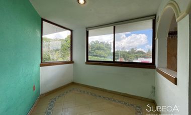 Venta de Casa Residencial en Fraccionamiento Campestre, 4 Recámaras