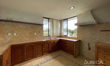 Venta de Casa Residencial en Fraccionamiento Campestre, 4 Recámaras