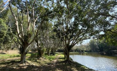 Venta de Casa Residencial en Fraccionamiento Campestre, 4 Recámaras