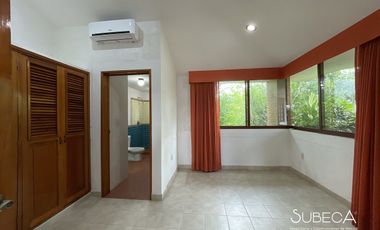 Venta de Casa Residencial en Fraccionamiento Campestre, 4 Recámaras