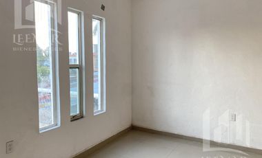 RENTA DE DEPARTAMENTO EN PLANTA ALTA POR AYUNTAMIENTO, SIN COCHERA