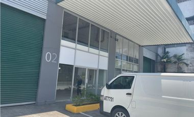 Alquiler de Galera en avenida nacional