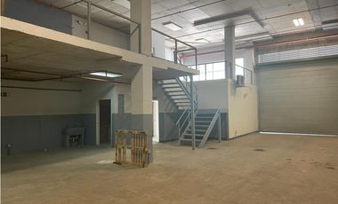 Alquiler de Galera en avenida nacional