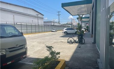 Alquiler de Galera en avenida nacional