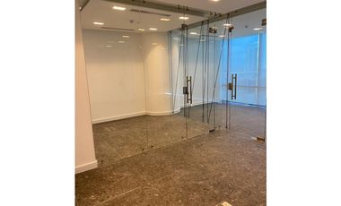 OFICINA TIME SQUARE CENTER alquiler $1,950 + Mantenimiento