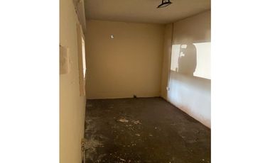 Alquilo local comercial  avenida La Paz doble altura plazoleta comerc