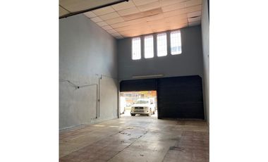 Alquilo local comercial  avenida La Paz doble altura plazoleta comerc