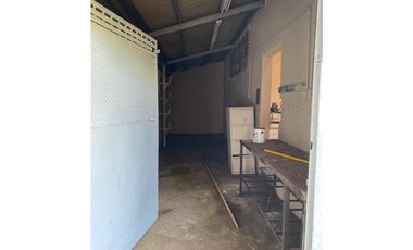 Alquilo local comercial  avenida La Paz doble altura plazoleta comerc