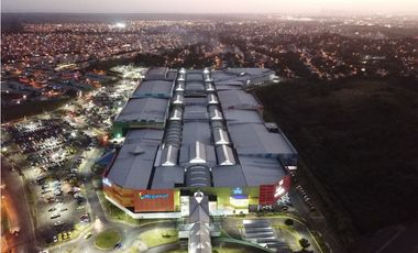 Alquilo locales comerciales en megamall disponibles
