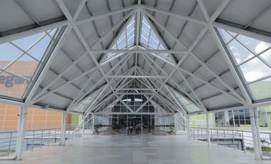 Alquilo locales comerciales en megamall disponibles