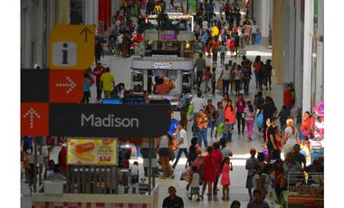 Alquilo locales comerciales en megamall disponibles