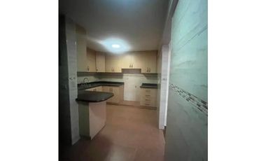 VENTA  CASA CON TERRAZA  FACIL ACCESO A LA VIA ISRAEL Y CALLE 50