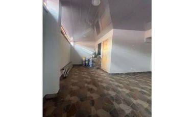 VENTA  CASA CON TERRAZA  FACIL ACCESO A LA VIA ISRAEL Y CALLE 50