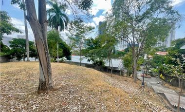 SE VENDE TERRENO EN LA CRESTA