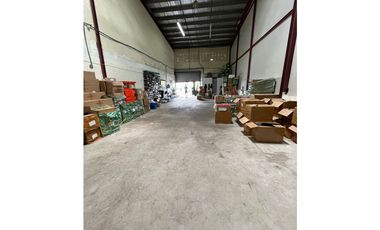 SE ALQUILA BODEGA EN EL CRISOL