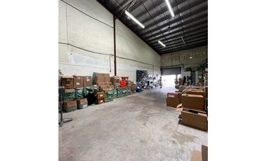 SE ALQUILA BODEGA EN EL CRISOL