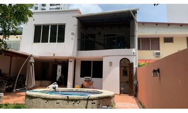 VENTA CASA CON BALCÓN EN TODA LA VIA PRINCIPAL DE SAN FRANCISCO