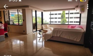 VENTA CASA CON BALCÓN EN TODA LA VIA PRINCIPAL DE SAN FRANCISCO