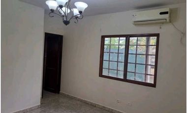 ALQUILER DE CASA EN DAVID  4 RECAMARAS   COMPLETAMENTE CERCADA