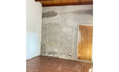 CASA EN VENTA / ARROYITO/GARCIA VELLOSO 757 BIS
