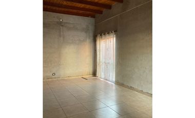 CASA EN VENTA / ARROYITO/GARCIA VELLOSO 757 BIS