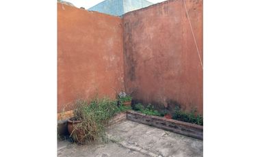 CASA EN VENTA / ARROYITO/GARCIA VELLOSO 757 BIS