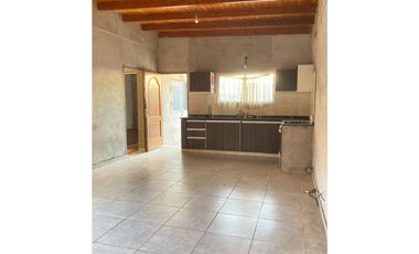 CASA EN VENTA / ARROYITO/GARCIA VELLOSO 757 BIS