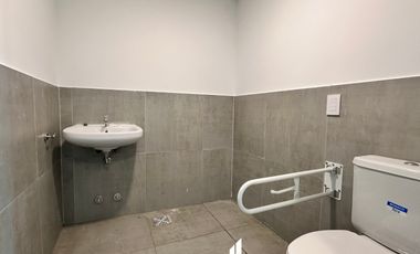 Oficina en venta con una cochera en Fisherton