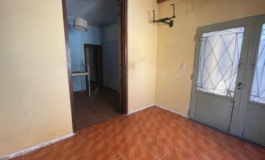 VENTA CASA 5AMB EN TURDERA C/COCHERA 2 PATIOS