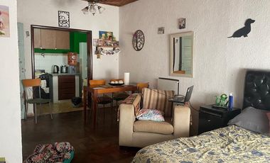 VENTA CASA 5AMB EN TURDERA C/COCHERA 2 PATIOS