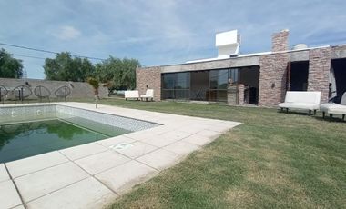 TERRENO CON SALON Y PICINA EN EL CHALLAO CIUDAD