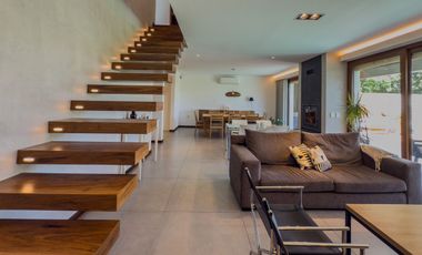 Casas de Categoria en Venta en Ringuelet, La Plata