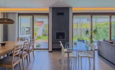 Casas de Categoria en Venta en Ringuelet, La Plata
