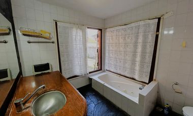 Casa 3 ambientes con quincho y cochera Miramar