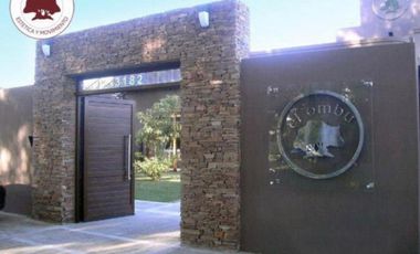 Venta Local Comercial 1100 m² en Luján.