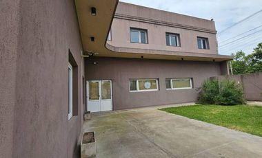 Venta Local Comercial 1100 m² en Luján.
