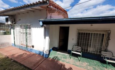 CASA EN VENTA DE 3 AMBIENTES + DEPARTAMENTO