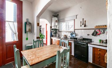 VENTA CASA 6 AMB- PATIO-TERRAZA- COCH - AGRONOMIA