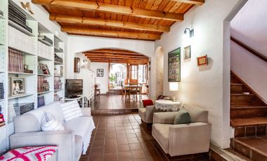 VENTA CASA 6 AMB- PATIO-TERRAZA- COCH - AGRONOMIA