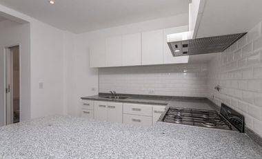 DEPARTAMENTOS EN 2 PLANTAS CON COCHERA Y PARRILLA