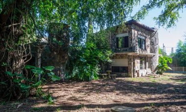 CASA EN VENTA  8 AMBIENTES EN  ALEJANDRO KORN