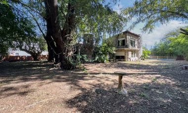 CASA EN VENTA  8 AMBIENTES EN  ALEJANDRO KORN