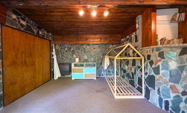 CASA EN VENTA  8 AMBIENTES EN  ALEJANDRO KORN