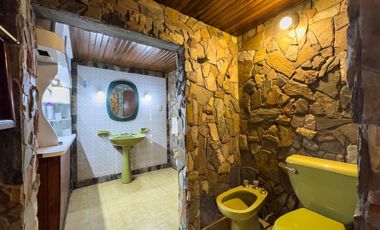 CASA EN VENTA  8 AMBIENTES EN  ALEJANDRO KORN