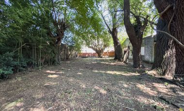 CASA EN VENTA  8 AMBIENTES EN  ALEJANDRO KORN