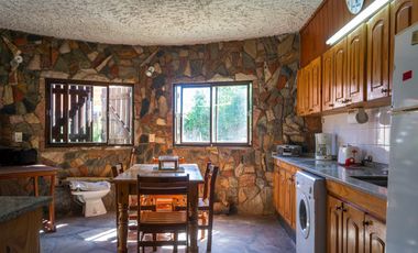 CASA EN VENTA  8 AMBIENTES EN  ALEJANDRO KORN